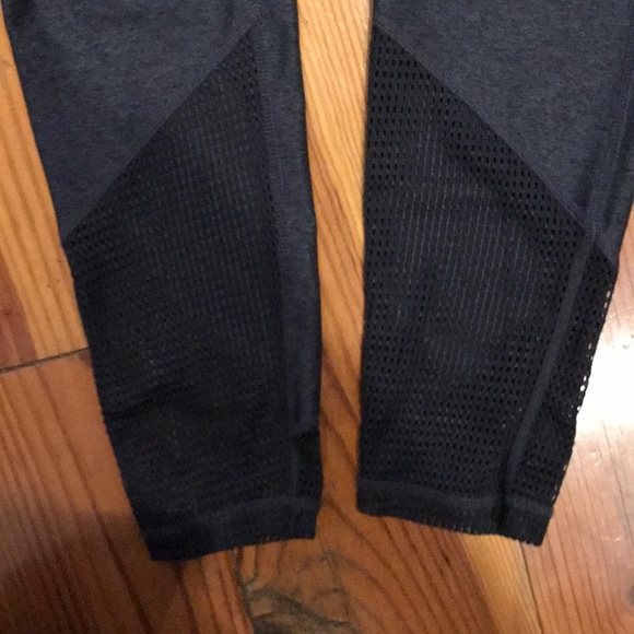 Women’s Workout Leggings - Picture 4 of 5